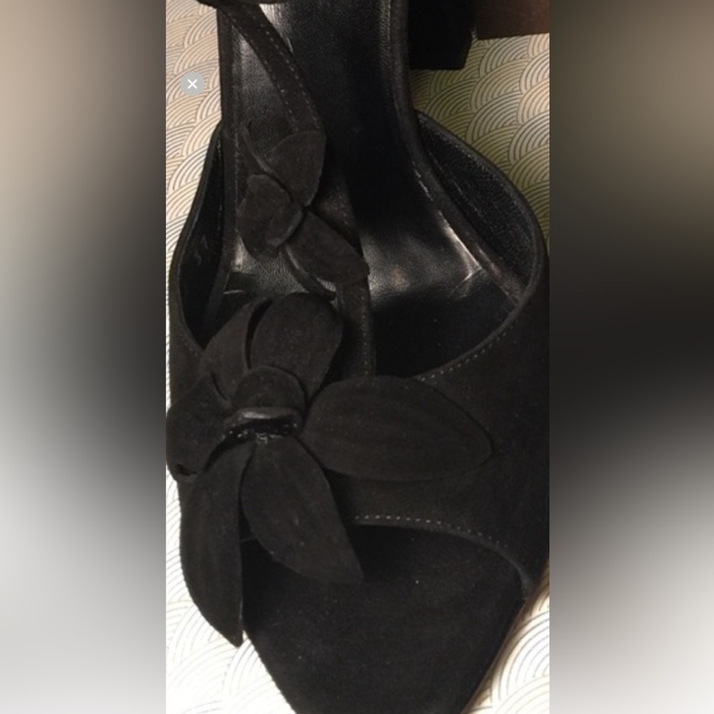 Authentic RARE  Gucci shoes, black suede flower detail 39 - Picture 7 of 16